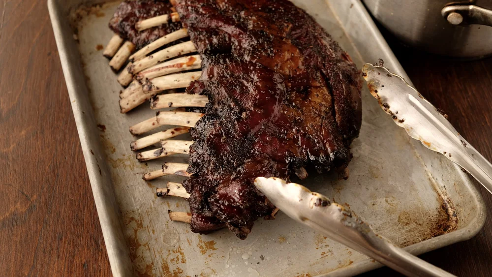 Smoked venison ribs with a whiskey-molasses glaze by 